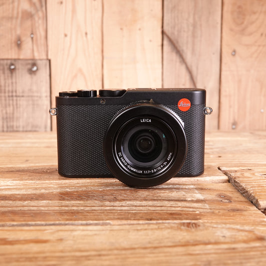 Used Leica D-Lux 8 Camera  19191