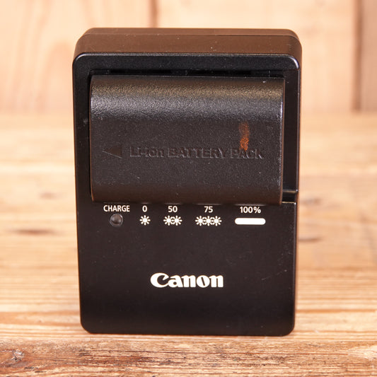Used Canon LC-E6 battery Charger and LP-E6 battery - USA Pins