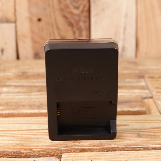 Used Nikon MH-32 battery charger -USA Pins