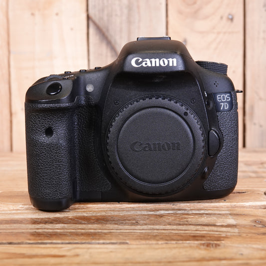 Used Canon EOS 7D DSLR Camera Body