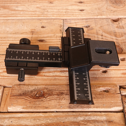 Used 4-Way Macro Shot Focusing Rail Slider for Camera DSLR