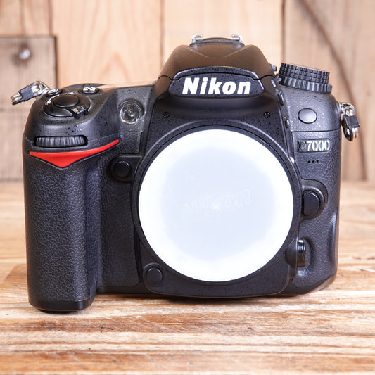 Used Nikon D7000 DSLR Camera Body