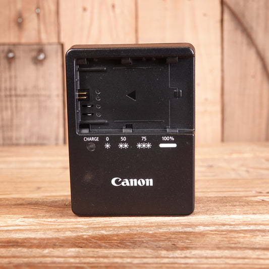 Used Canon LC-E6 US 2-Pin Charger (Designed for American Market)