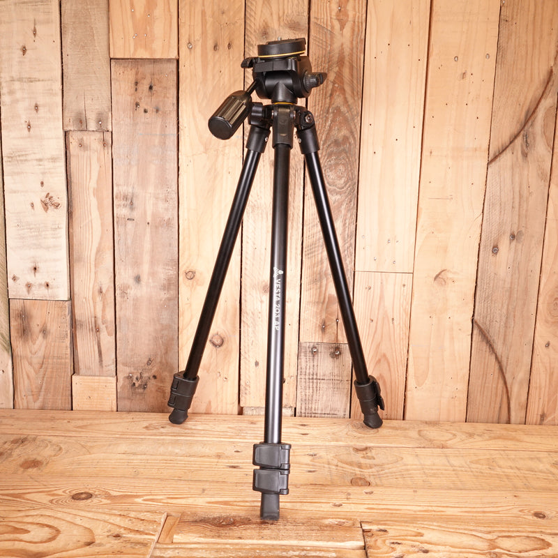 Used Vanguard Vesta 203AP Tripod with Head