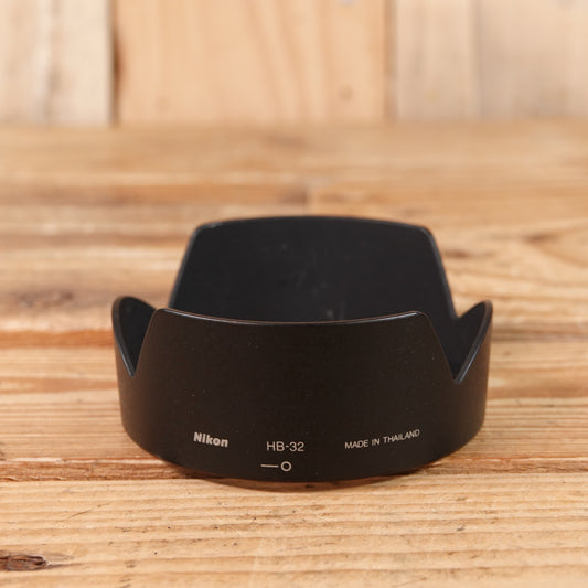 Used Nikon Genuine HB-32 Lens Hood for 18-70mm f/3.5-4.5G ED-IF AF-S DX Nikkor