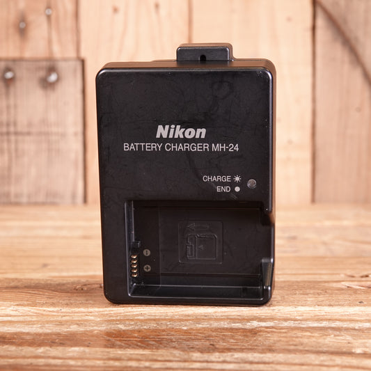 Used Nikon MH-24 AUS 2-Pin Charger (Designed for Australian Market)