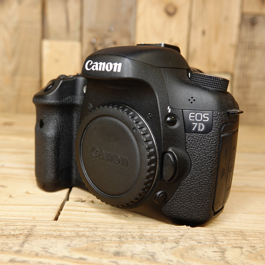 Used Canon EOS 7D DSLR Camera Body