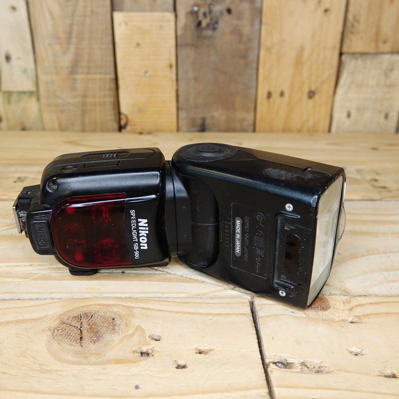Used Nikon SB-900 Speedlight