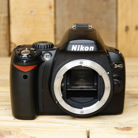 Used Nikon D40 Digital SLR Camera Body