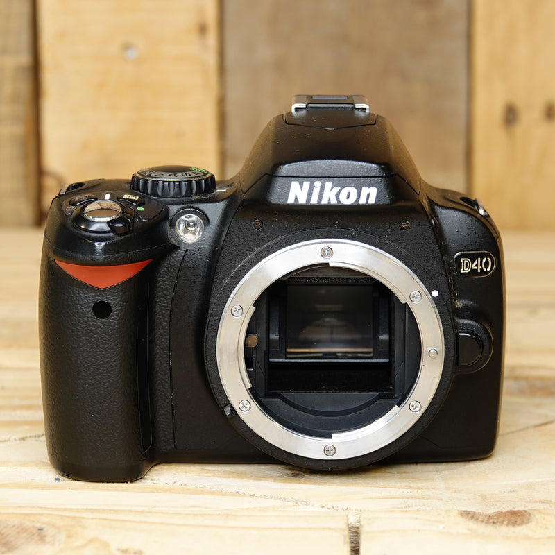 Used Nikon D40 Digital SLR Camera Body