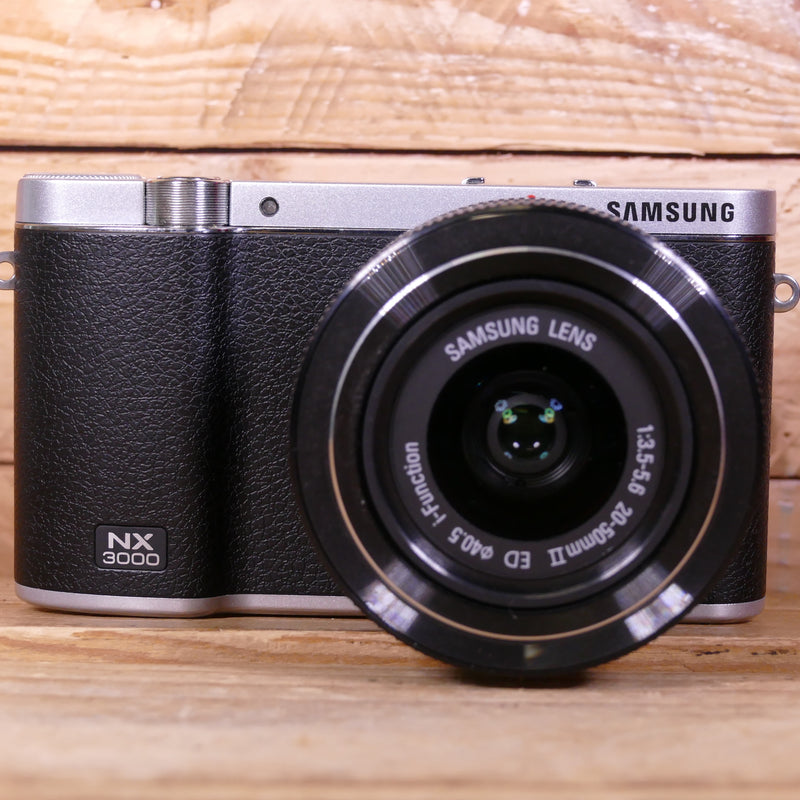 Used Samsung NX3000 with 20-50mm f3.5-5.6 II ED Lens