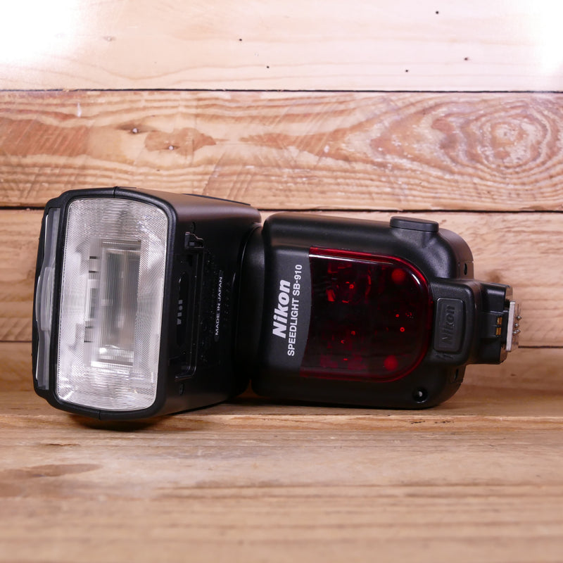 Used Nikon SB-910 Speedlight