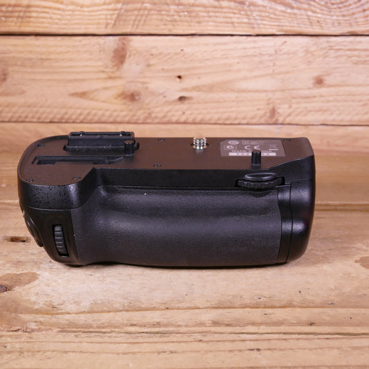 Used Nikon MB-D15 Battery Grip for D7200 D7100