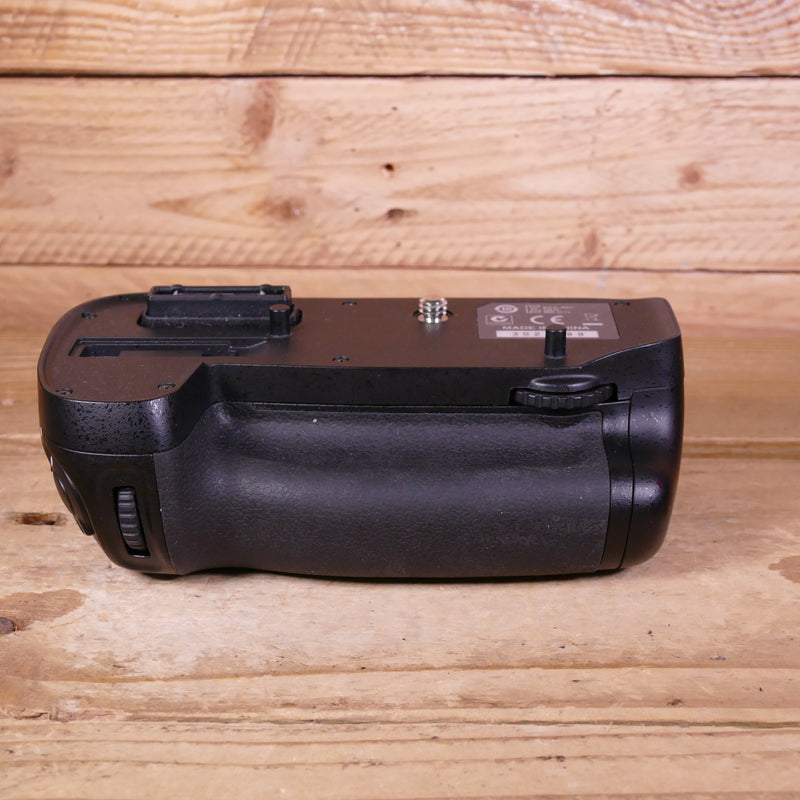 Used Nikon MB-D15 Battery Grip for D7200 D7100