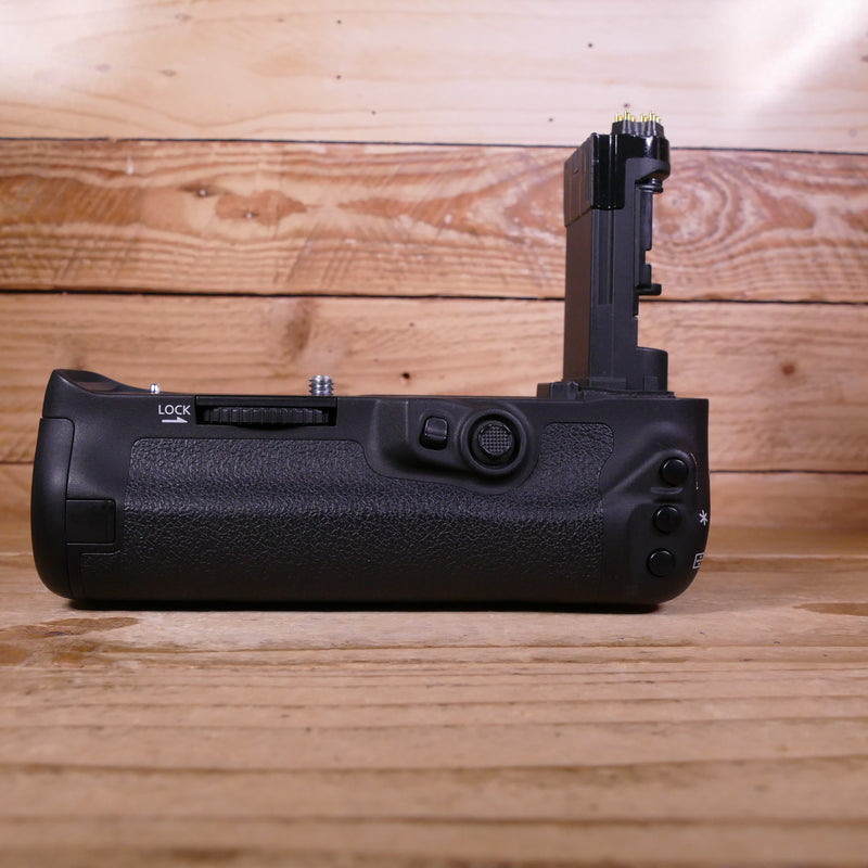 Used Canon BG-E20 Battery Grip for EOS 5D Mark IV