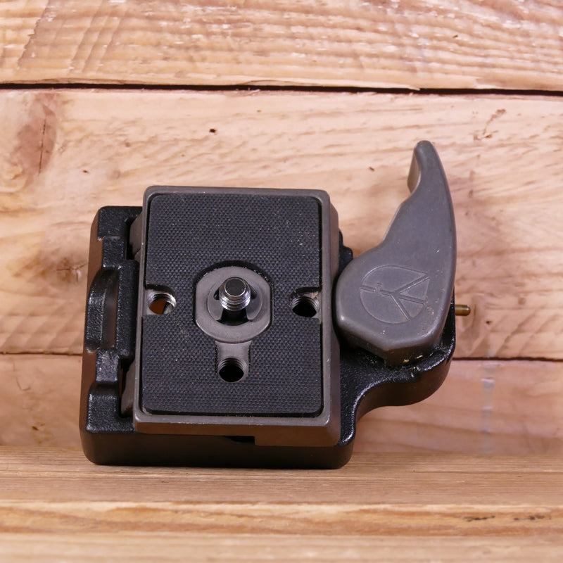 Used Manfrotto 323 Quick Release Plate Adapter Set