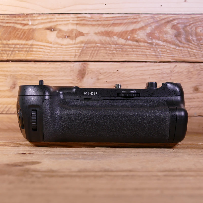 Used Pixel Vertax D17 Battery Grip for D500 Camera