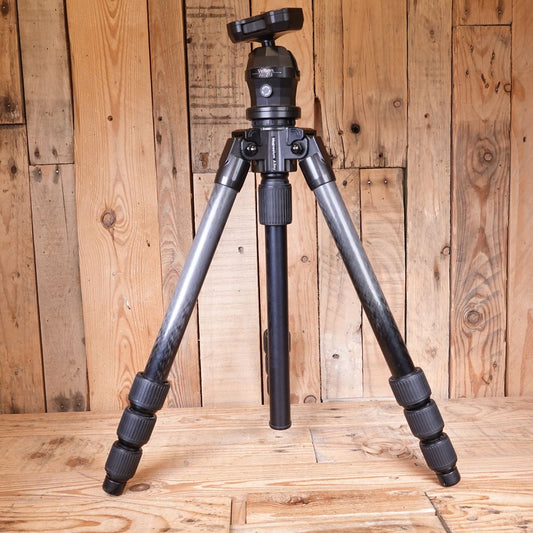 Used Velbon Carmagne640 Carbon FibreTripod Legs with PH-273 Head