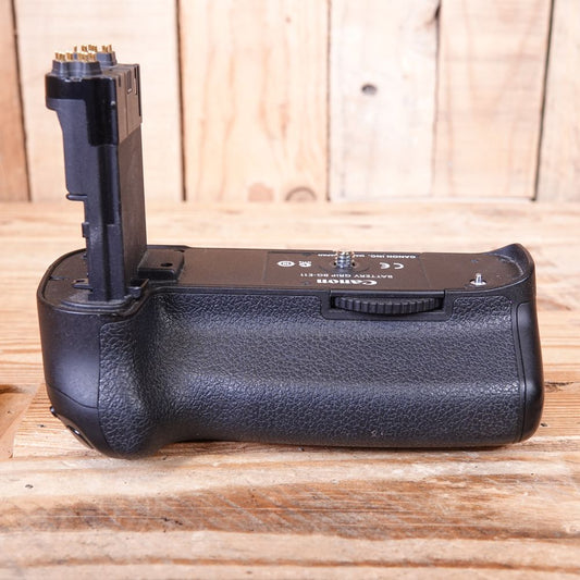 Used Canon BG-E11 Battery Grip for EOS 5D Mark III 5DS 5DSR