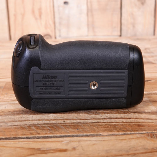 Used Nikon MB-D15 Battery Grip for D7200 D7100