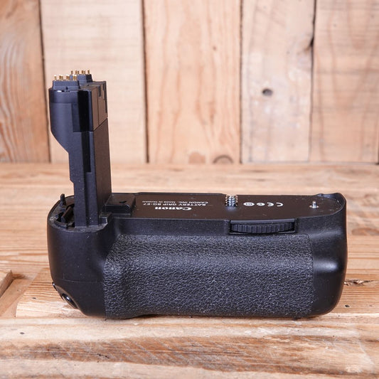 Used Canon BG-E7 Battery Grip for EOS 7D