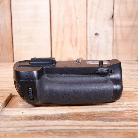 Used Nikon MB-D15 Battery Grip for D7200 D7100