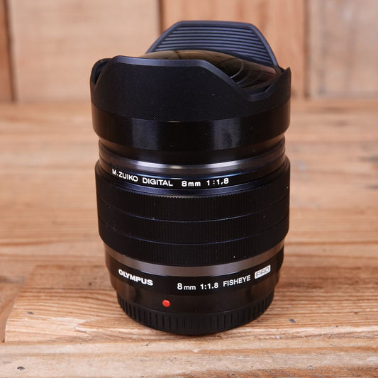 Used Olympus ED 8mm F1.8 Fisheye Pro Lens - Micro Four Thirds Fit