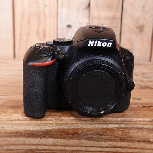 Used Nikon D5600 DSLR Camera Body