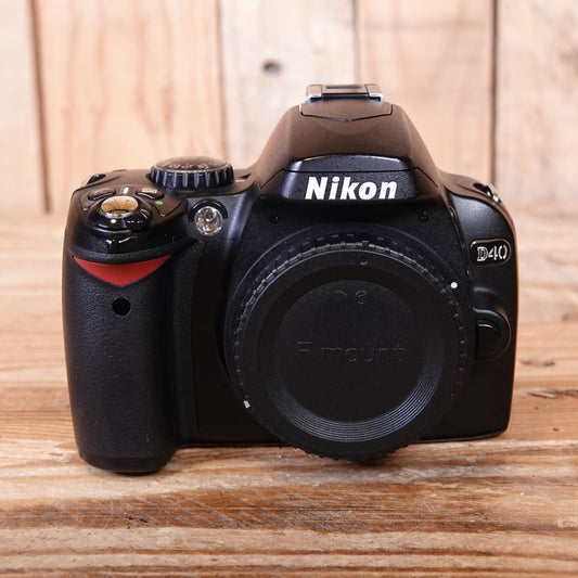 Used Nikon D40 Digital SLR Camera Body