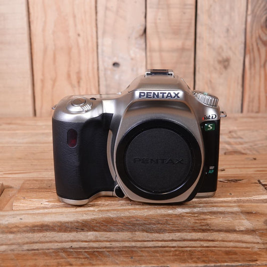 Used Pentax *ist D S DSLR Camera Body