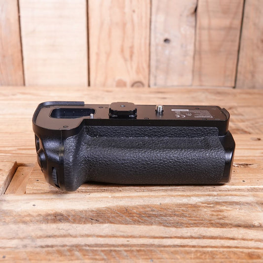 Used Panasonic DMW-BGS1 Battery Grip for S1