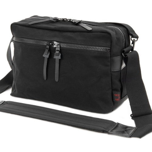Artisan & Artist ACAM-3000 Canvas & Nylon Camera Bag – Black